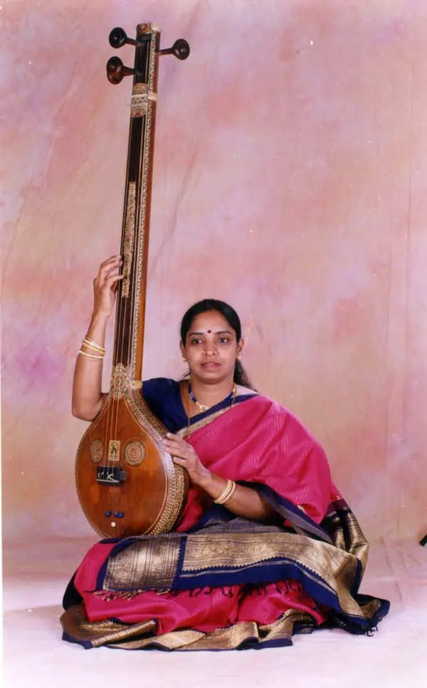 Smt. Krishnaveni seated with her tanpura